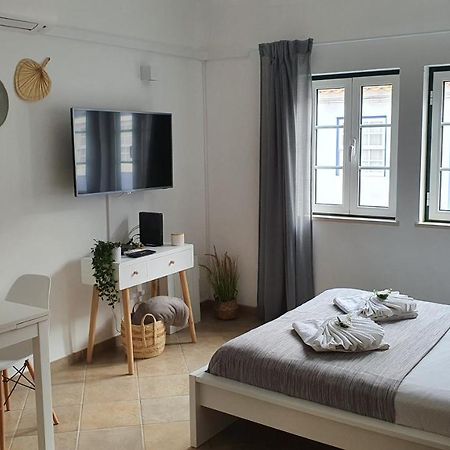 Mira Vila Studio Apartment วิลานอวา ดิ มิลฟงติส ภายนอก รูปภาพ