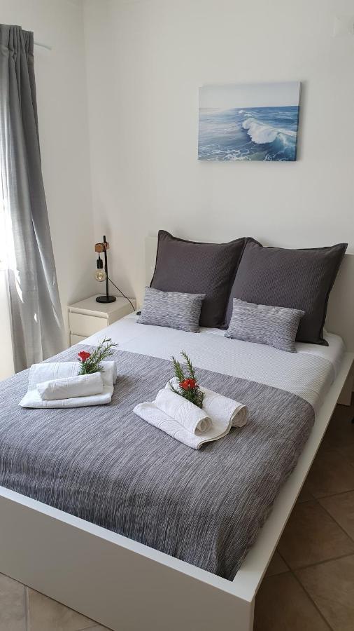 Mira Vila Studio Apartment วิลานอวา ดิ มิลฟงติส ภายนอก รูปภาพ